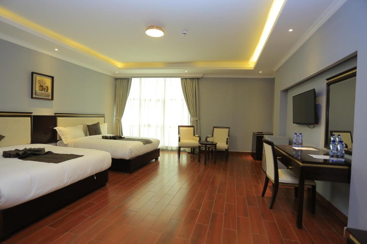 Yadonay Hotel Addis Abeba Buitenkant foto